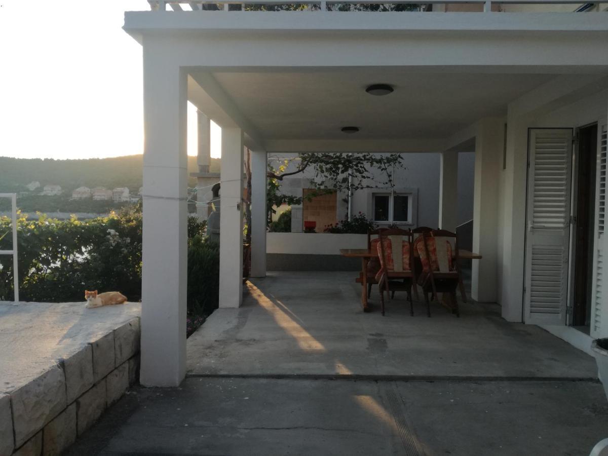 Apartman Laus Zavalatica Bagian luar foto