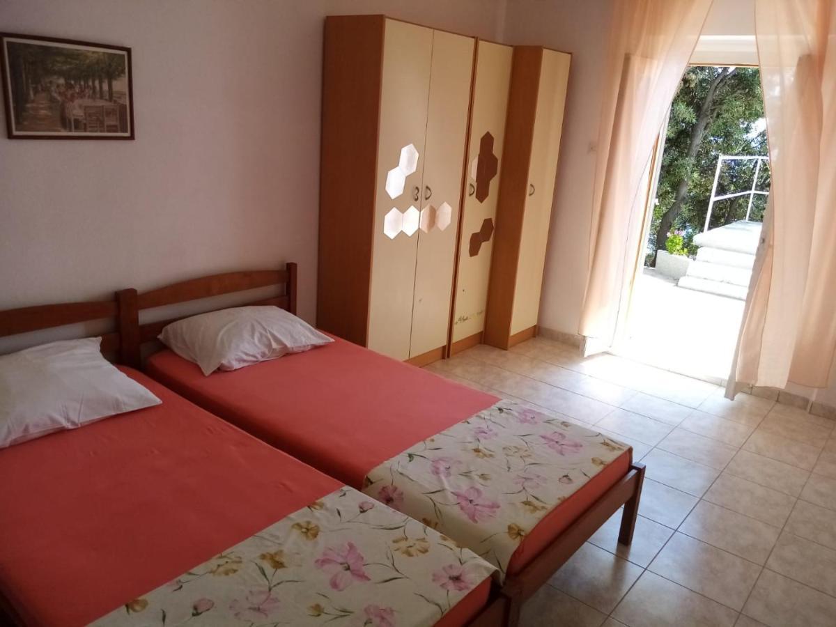 Apartman Laus Zavalatica Bagian luar foto